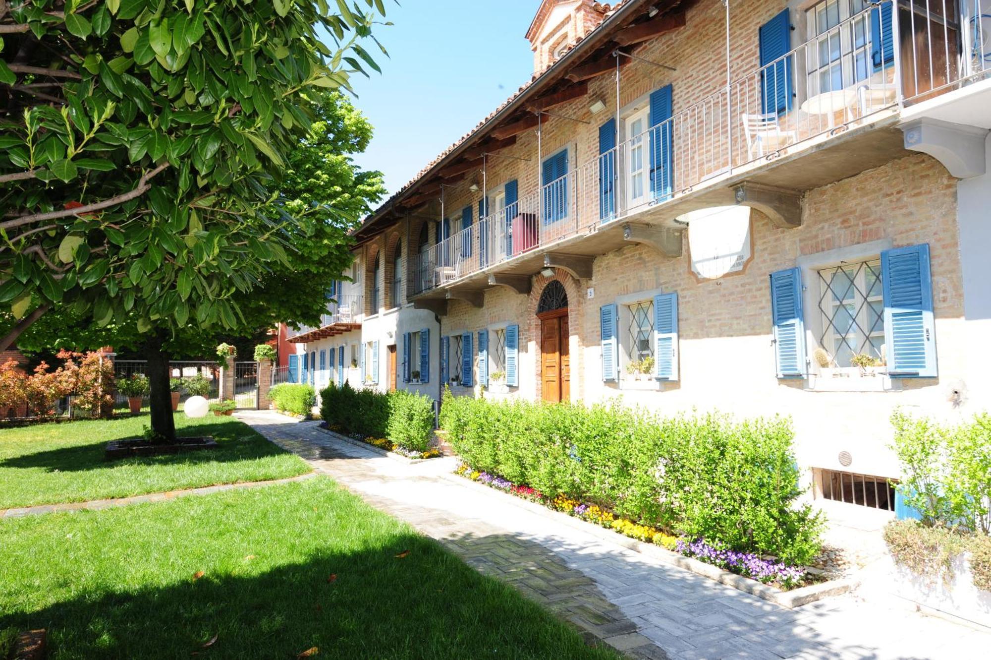 La Madernassa Resort - Casalora Dimora Storica Di Charme Guarene Luaran gambar